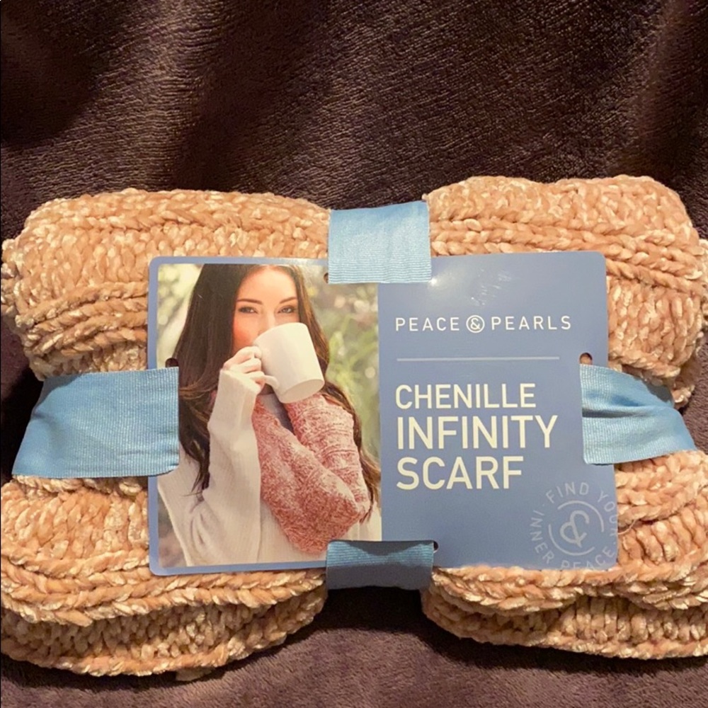 Plush Chenille Infinity Scarf - Picture 3 of 4